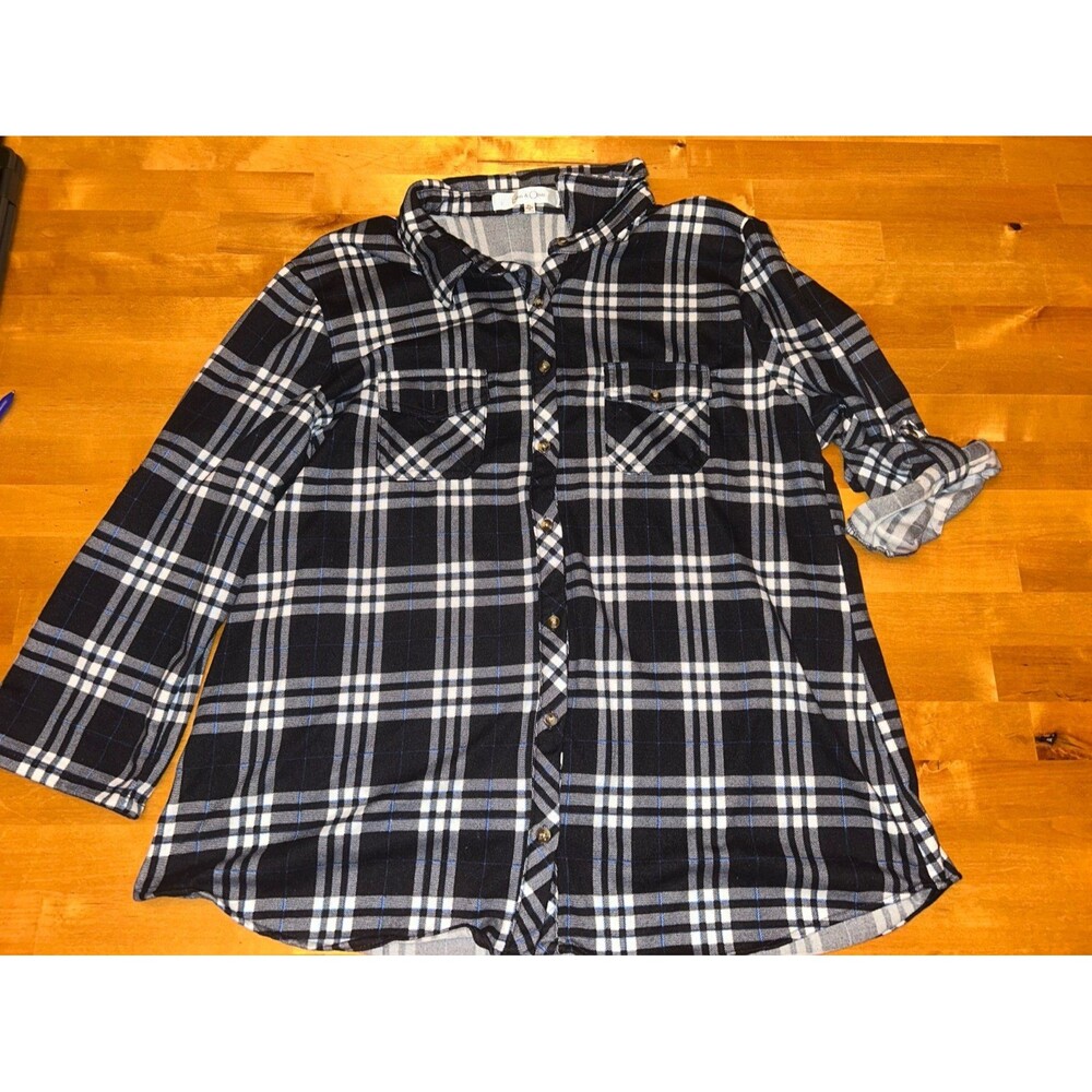 Women’s Eden and Olivia Plaid Button Down Shirt with Adjustable Sleeves Size XL
